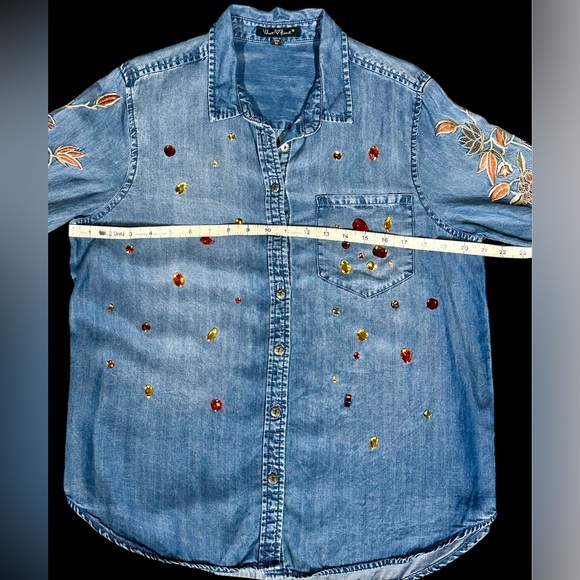 Velvet Heart Blouse with Embroidery and Embellishments. Size Medium - Picture 2 of 7